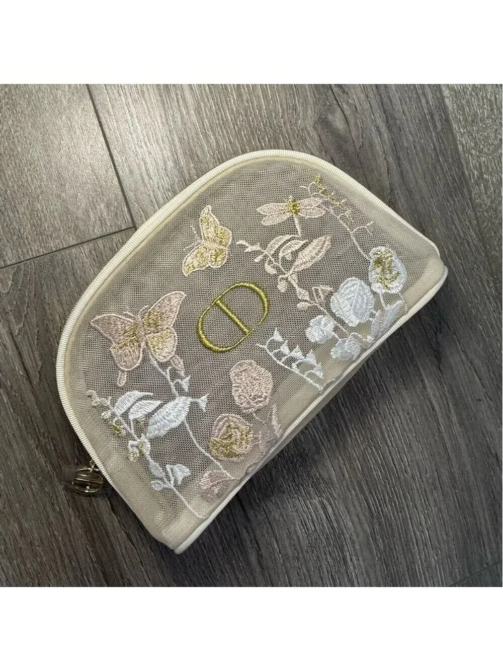 Dior add touch